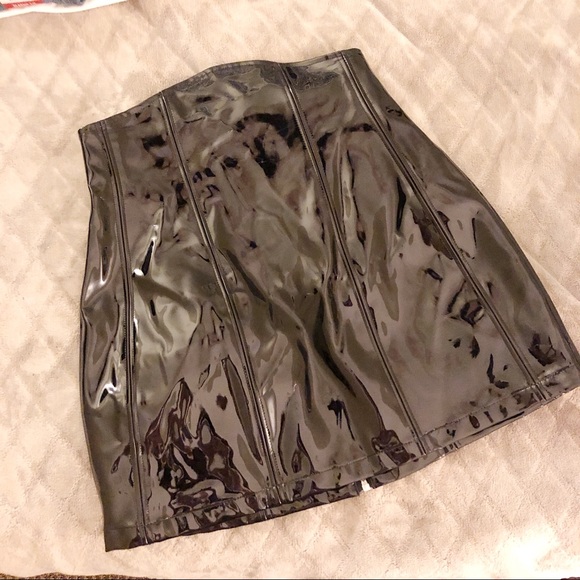 NWT Danielle Bernstein Black Patent Leather High Waisted Mini Skirt - Picture 3 of 7